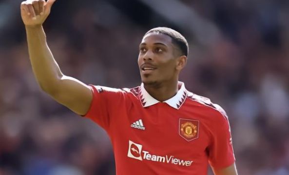 的强烈不满 的强烈不满